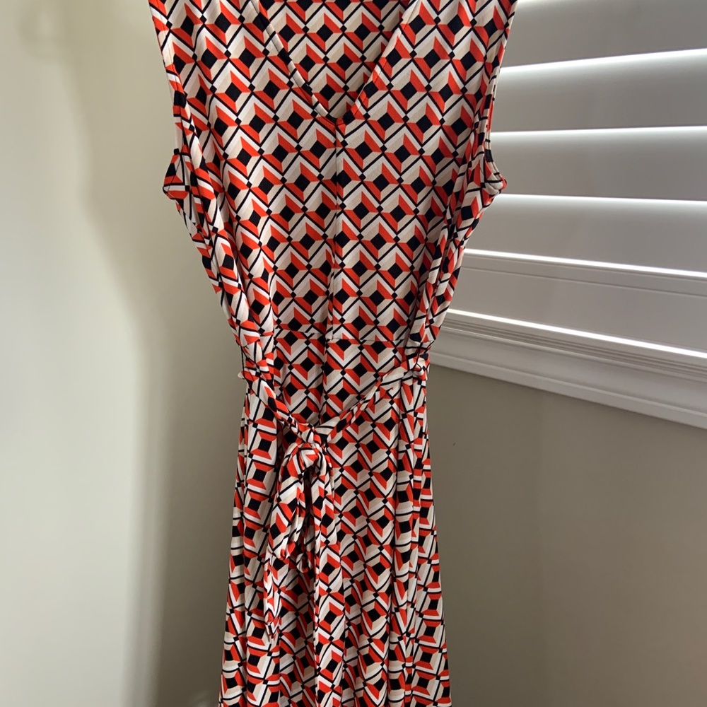 Perfect for summer days at work or out in the evening. Size L. Mint condition